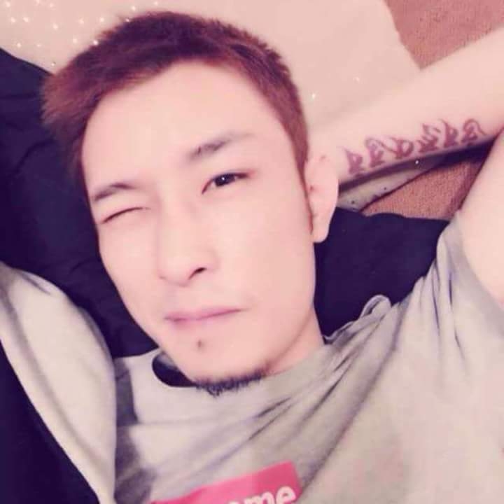 难得拥抱的第一张照片--沈阳相亲服务中心