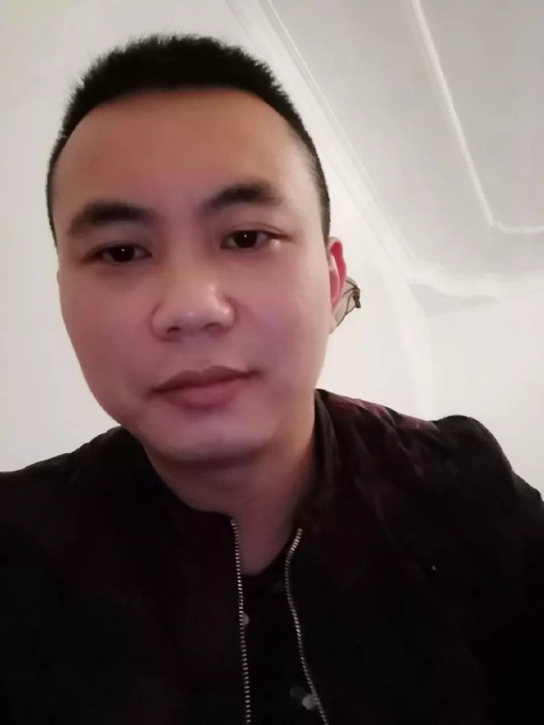 喜闻香气的第一张照片--沈阳相亲服务中心