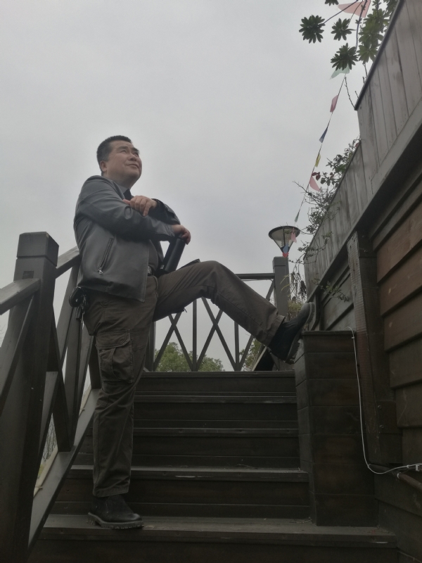 孤单背影的第一张照片--沈阳相亲服务中心