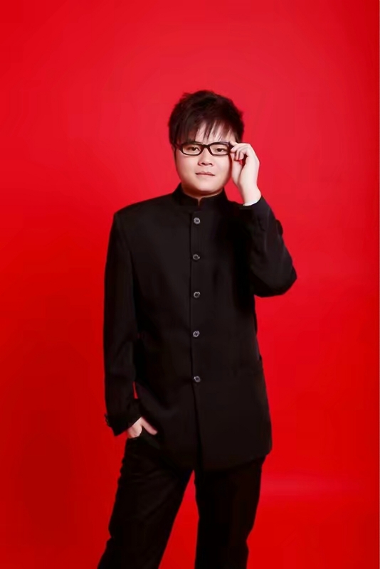 站在远处看童年的第一张照片--沈阳相亲服务中心