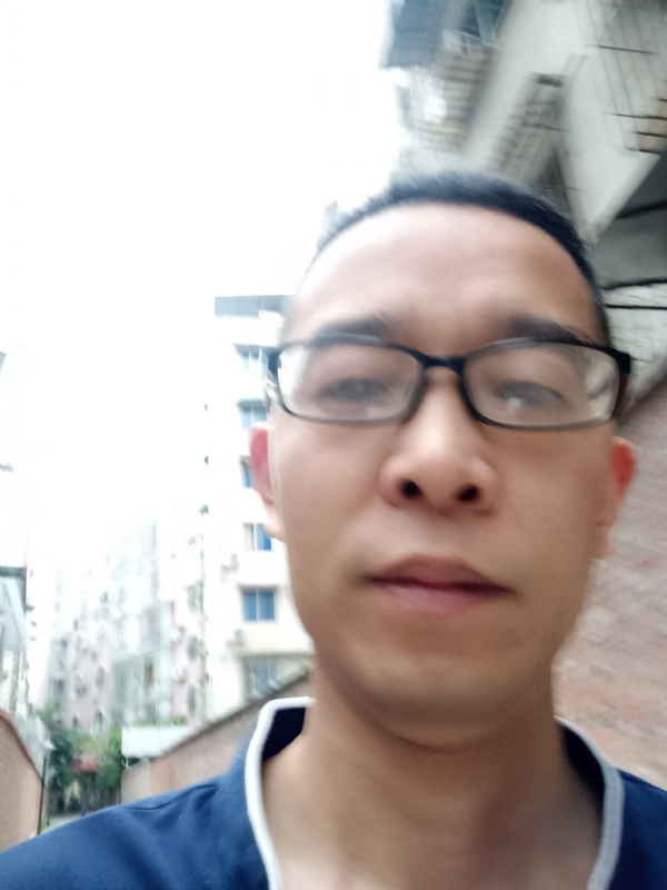 眼镜的第一张照片--沈阳相亲服务中心