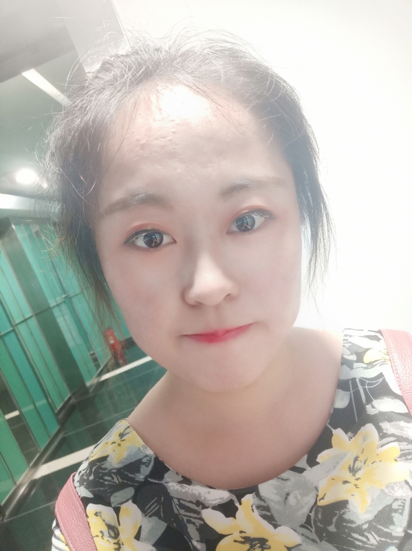 小花伞的第一张照片--沈阳相亲服务中心