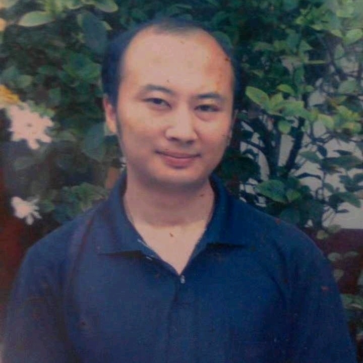 石峰里的生命的第一张照片--沈阳相亲服务中心