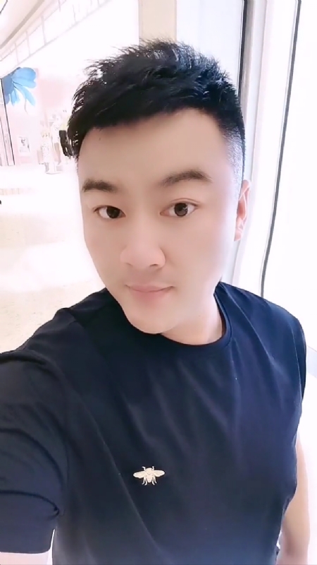 微风徐徐的第一张照片--沈阳相亲服务中心