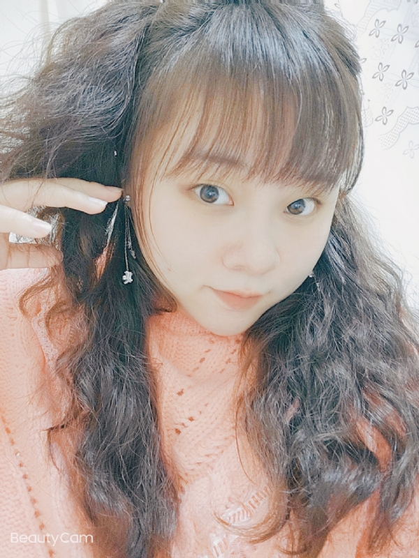 艾薇儿的第一张照片--沈阳相亲服务中心