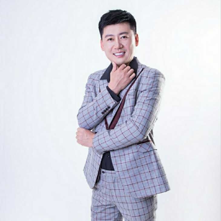 屋顶拾荒人的第一张照片--沈阳相亲服务中心