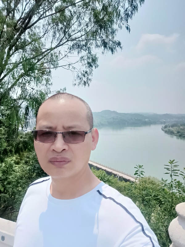 随缘随性的第一张照片--沈阳相亲服务中心