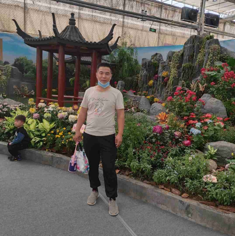 受伤的痴情男的第一张照片--沈阳相亲服务中心