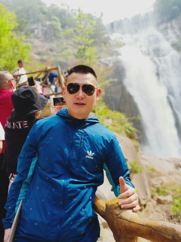 钟爱一生的第一张照片--沈阳相亲服务中心