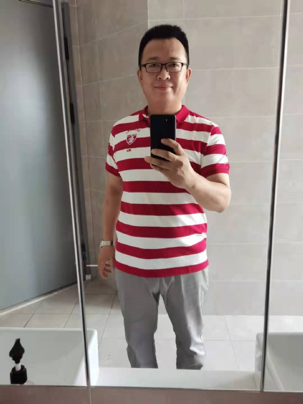 行走的打桩机的第一张照片--沈阳相亲服务中心