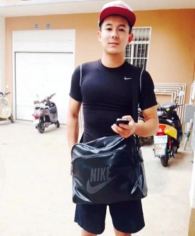 花花是只狗的第一张照片--沈阳相亲服务中心