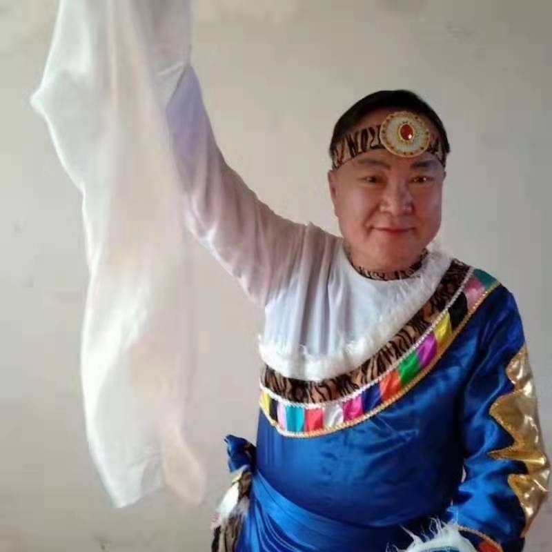 走在冷风中的第一张照片--沈阳相亲服务中心