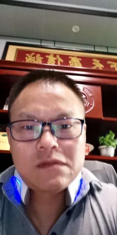 模具工匠的第一张照片--沈阳相亲服务中心