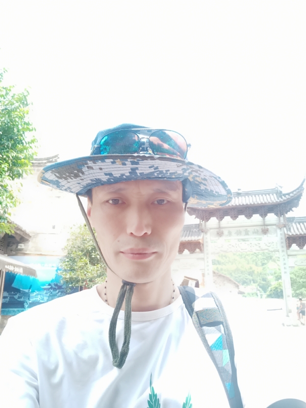 童群海的第一张照片--沈阳相亲服务中心