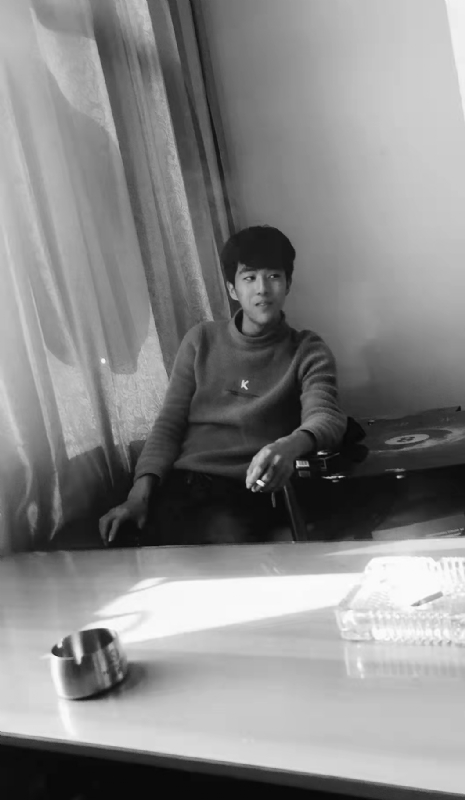 酷似小丑的第二张照片--沈阳相亲服务中心