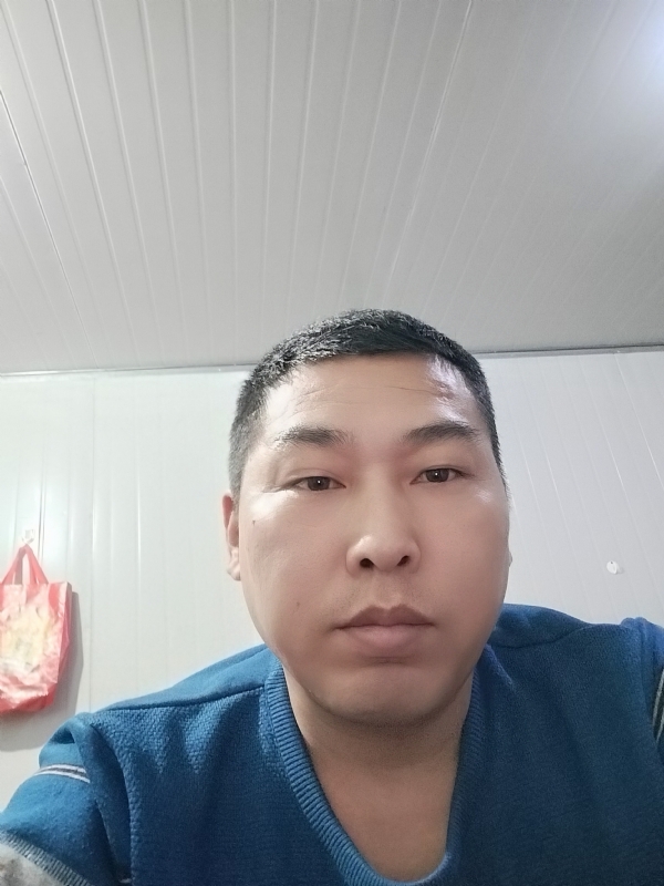 开着拖拉机去兜风的第一张照片--沈阳相亲服务中心