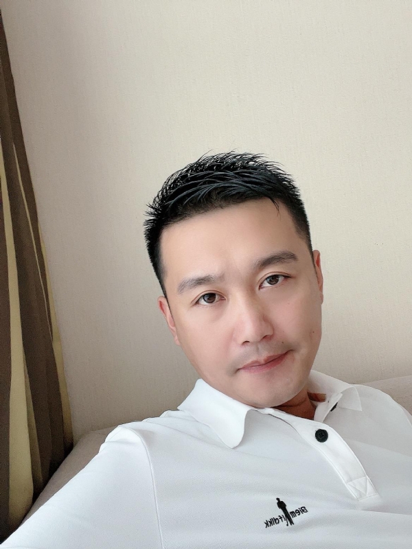 笑望人非的第一张照片--沈阳相亲服务中心