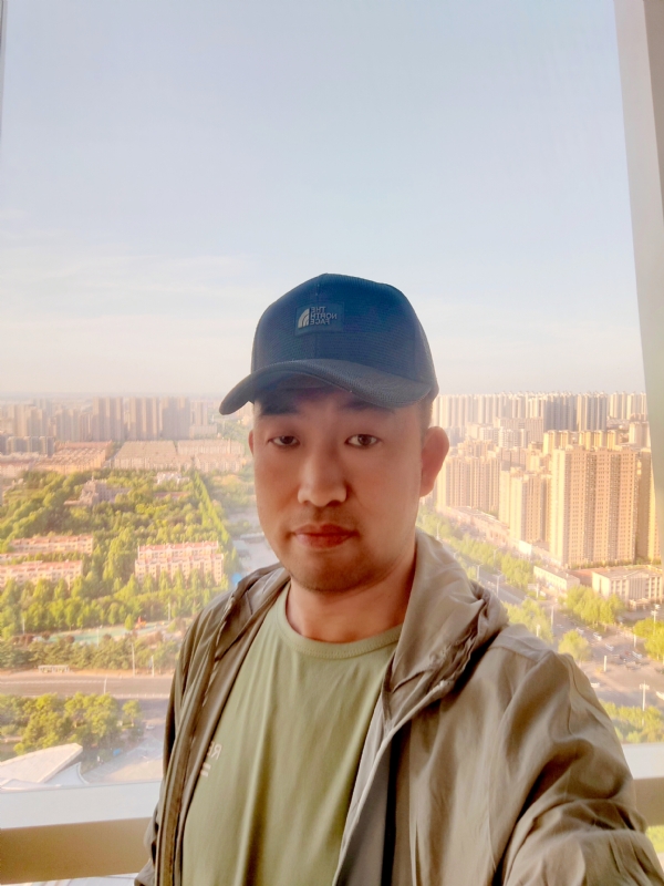 勇攀高峰的第二张照片--沈阳相亲服务中心