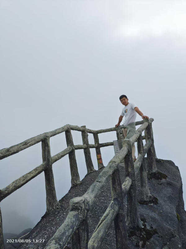 灰色轨迹的第一张照片--沈阳相亲服务中心