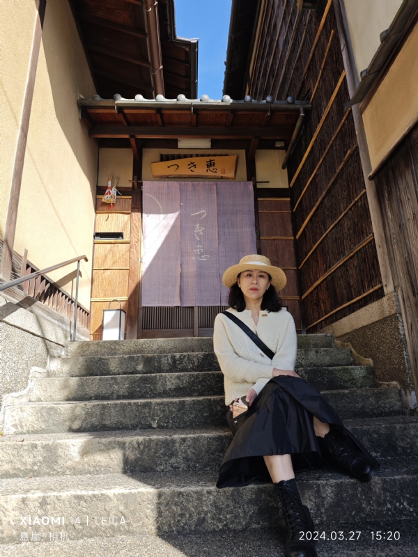 踱着方步的猫小姐的第一张照片--沈阳相亲服务中心