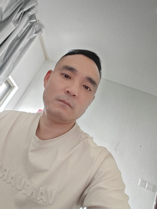 小锋的第一张照片--沈阳相亲服务中心