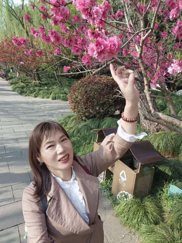 丽娜的第四张照片--沈阳相亲服务中心